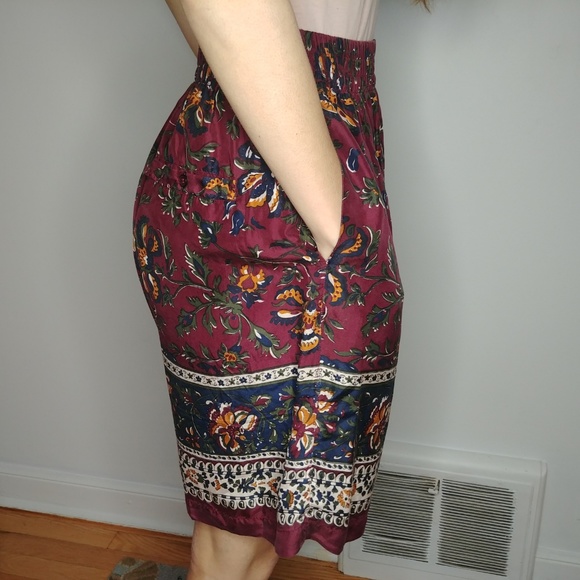 Vintage Floral 100% Silk Wide Flowy Hi Rise Shorts - Picture 2 of 6